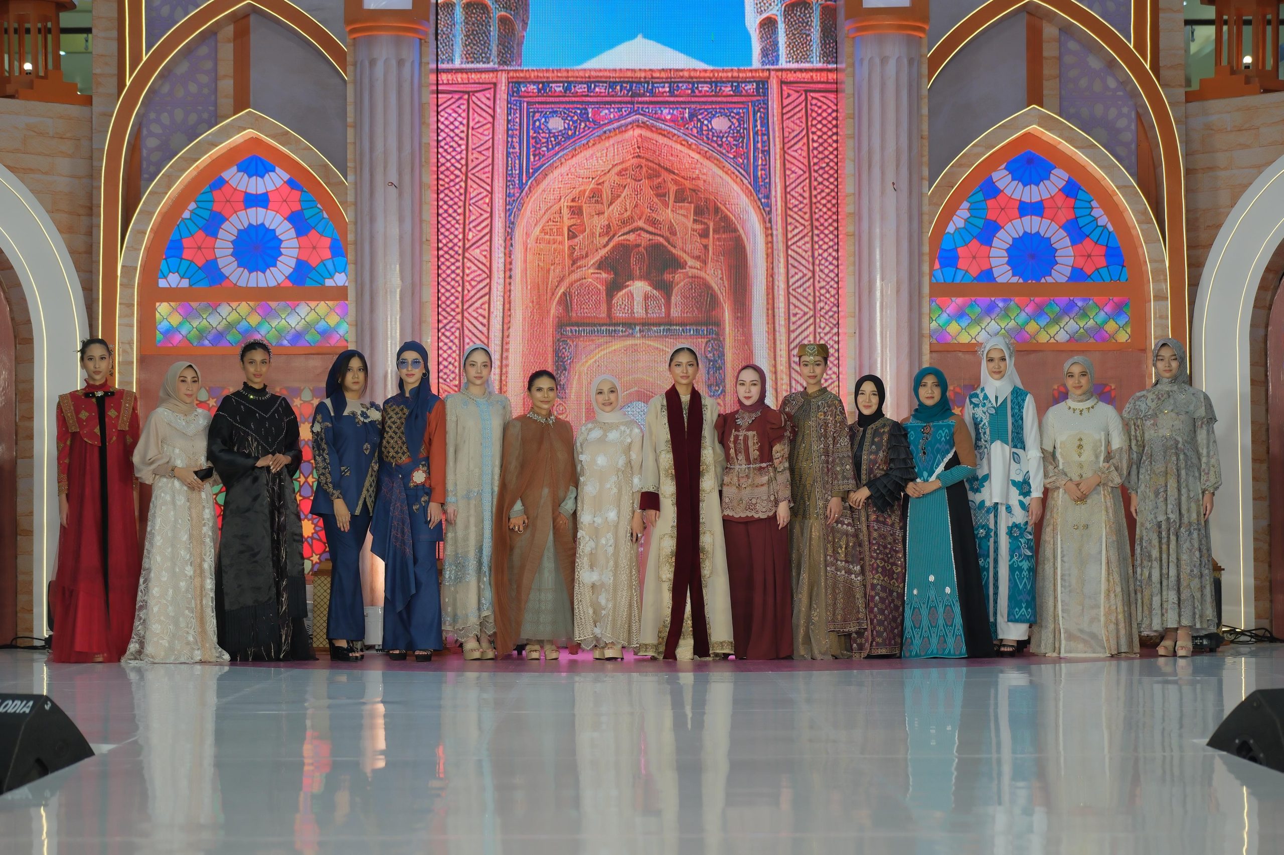 Desainer Kepulauan Riau Gelar Fashion Show Busana Muslim di Kurma 2025