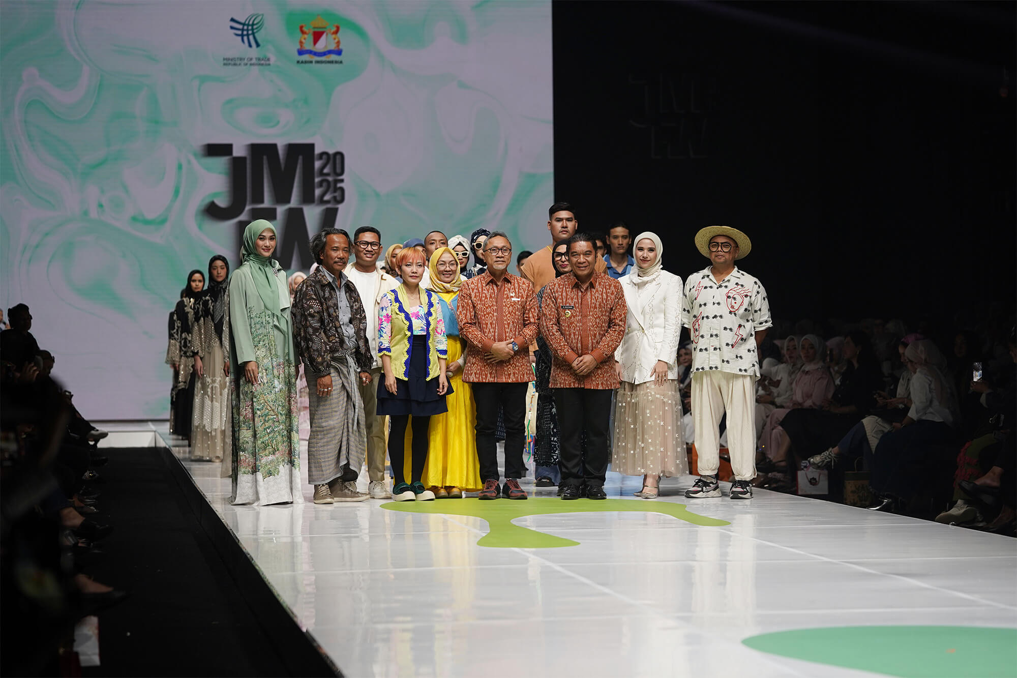 Pembukaan Jakarta Muslim Fashion Week 2025