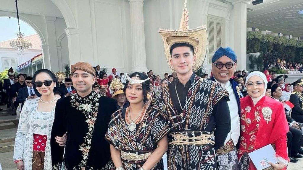 Artis Indonesia Tampil Memukau dengan Busana Tradisional di HUT RI ke-80