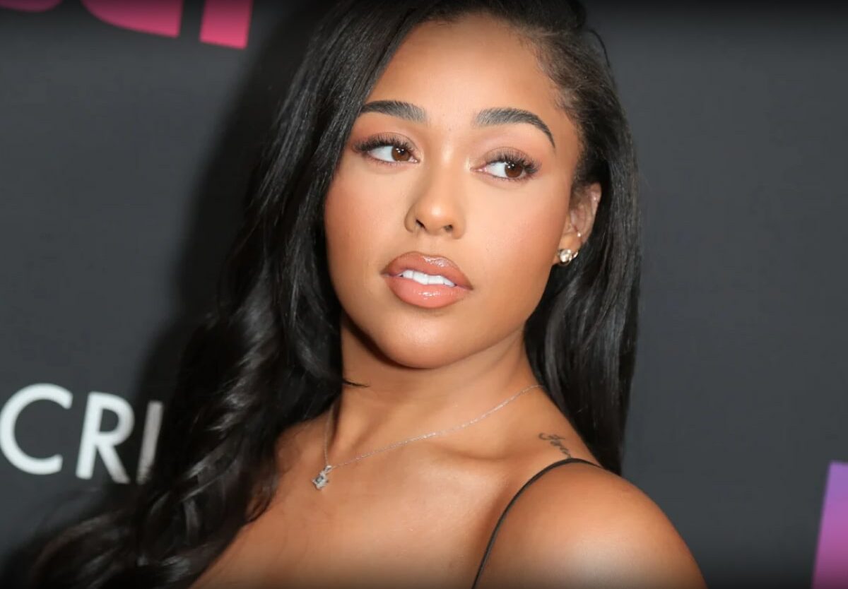 Jordyn Woods Memperkuat Eksistensi dengan Koleksi Sepatu Inklusif