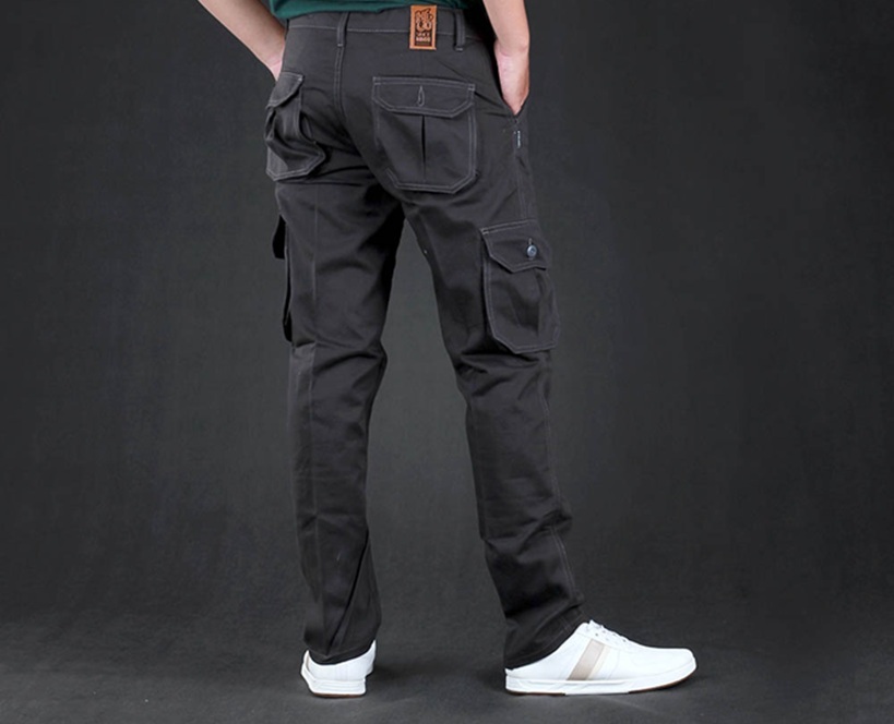 10 Inspirasi OOTD Celana Kargo Pria yang Maskulin dan Santai